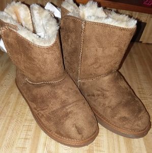 Girls boots